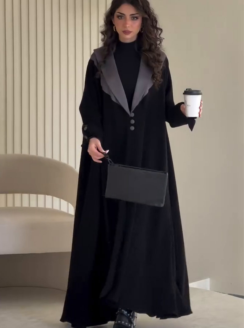 🔥2024 Winter New Style-Contrast Color Over-Knee Black Robe Coat