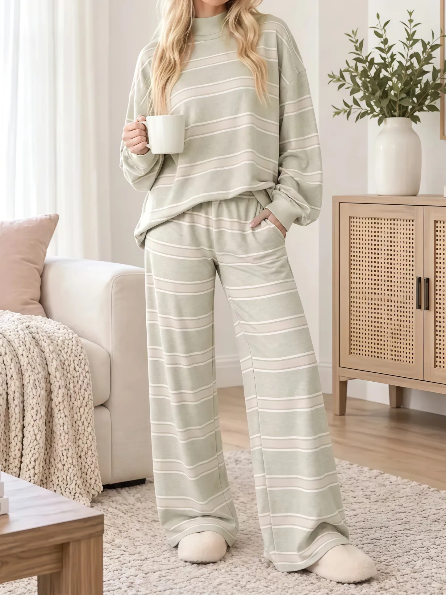 𝒞𝒶𝓂𝒷𝒾𝓈𝓉𝒻𝓍 Women's Striped Print Two-Piece Set