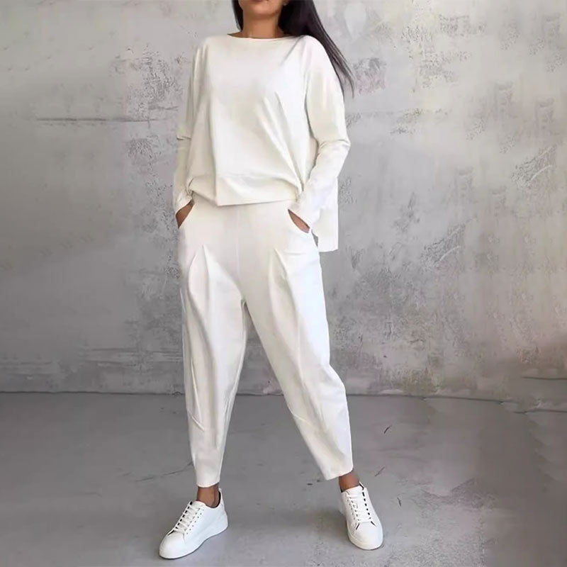 2-piece set with long sleeves and crew neck trousers