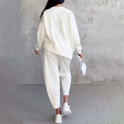 2-piece set with long sleeves and crew neck trousers