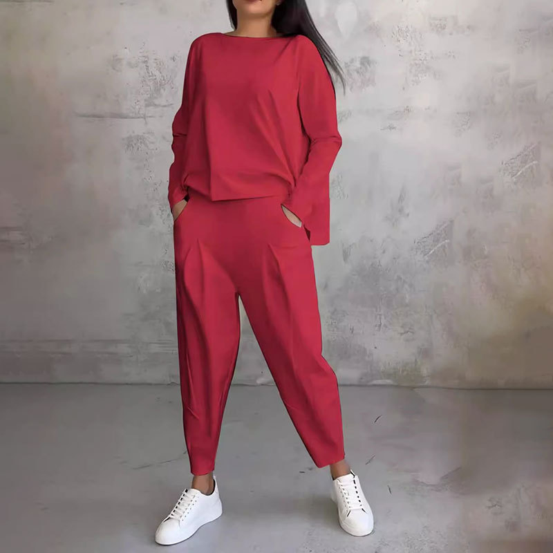 2-piece set with long sleeves and crew neck trousers