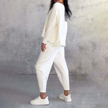 2-piece set with long sleeves and crew neck trousers