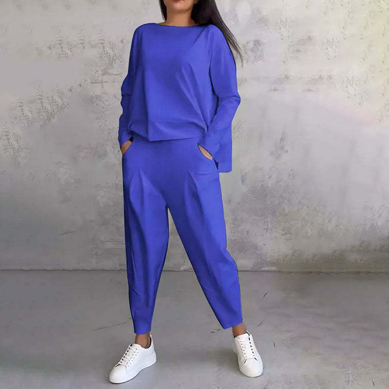 2-piece set with long sleeves and crew neck trousers