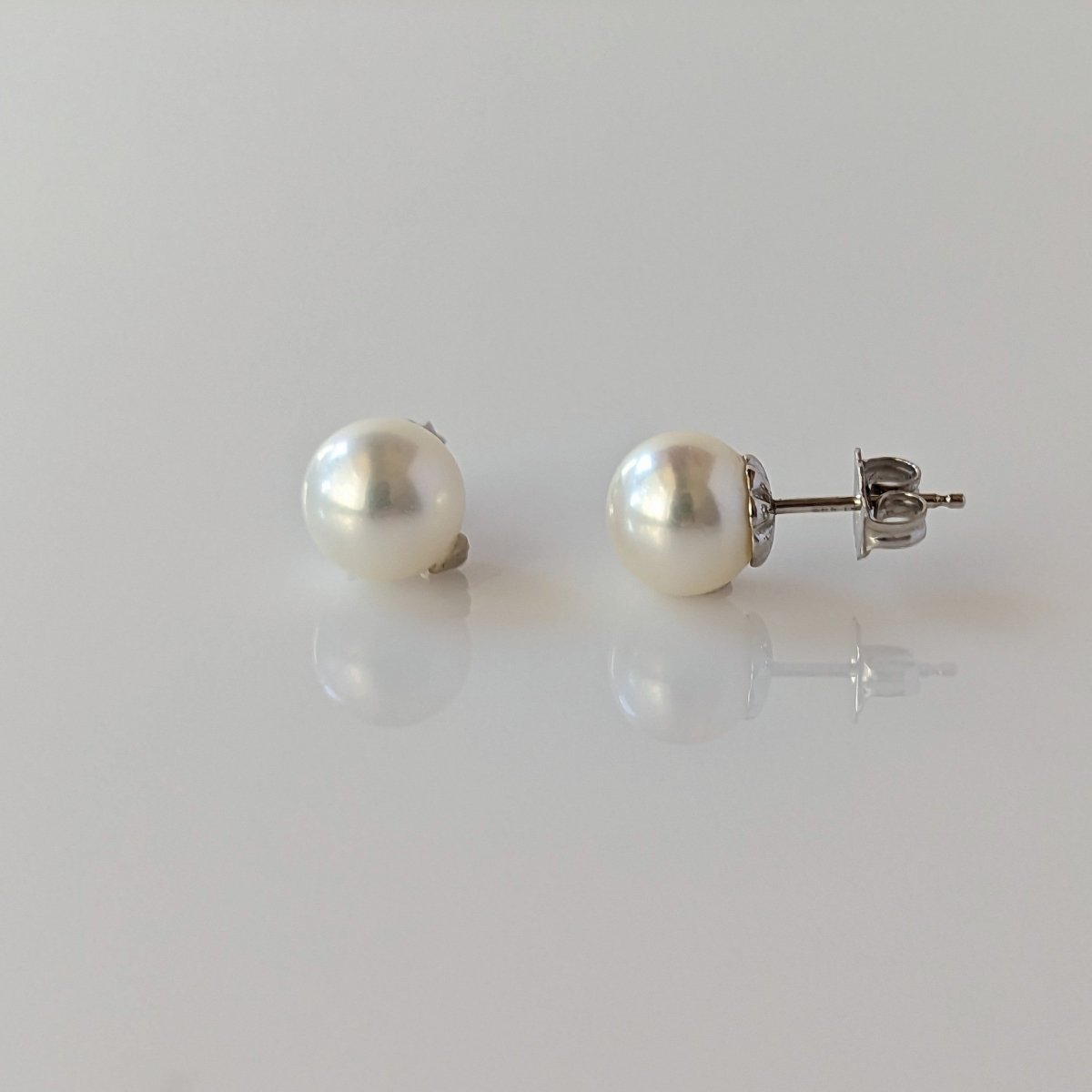 8.0-8.5mm White Akoya Pearl Stud Earrings