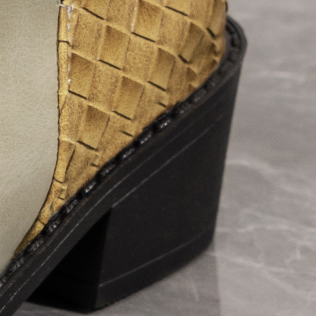 🌸🎉Trendy Must-Have! Only a Few Left!✨🥿💫Women's Commuter Lightweight Waterproof And Wear-Resistant Formal Boots