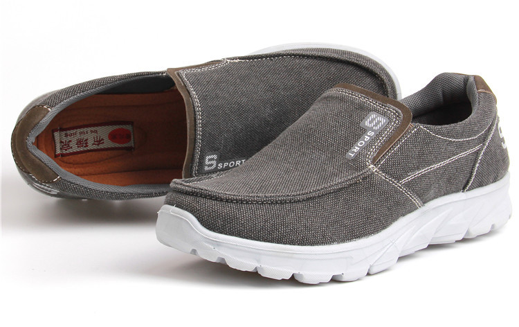 MEN'S WIDE-FIT COMFORTABLE ARCH SUPPORT SNEAKERS