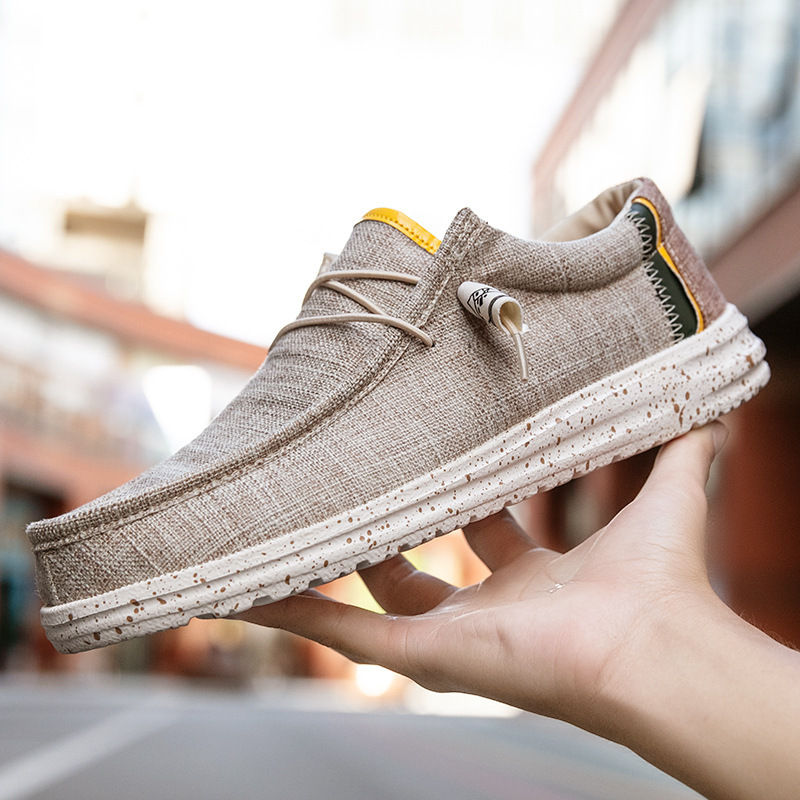 MEN'S COMFORTABLE SLIP-ON CANVAS LOAFERS THAT CONFORM TO THE FOOT