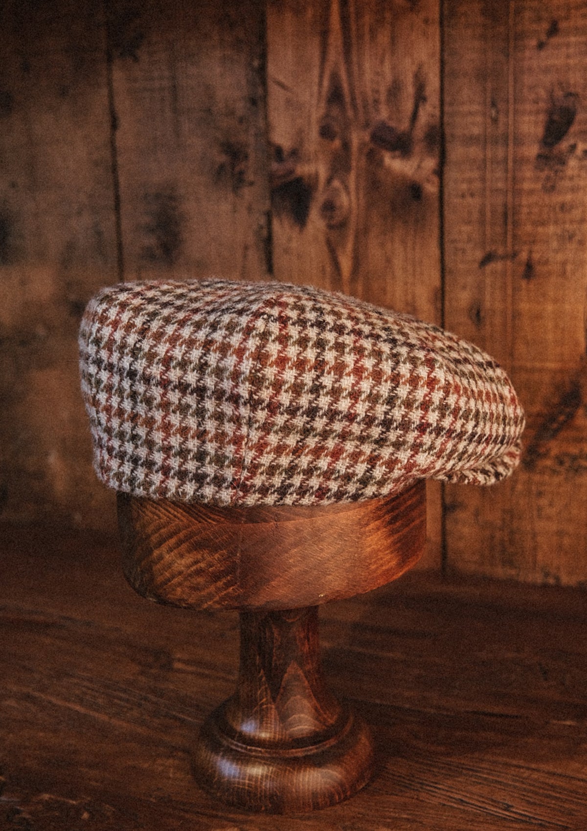 Torrington Baker Boy - (Mid Width) Camel Houndstooth Harris Tweed
