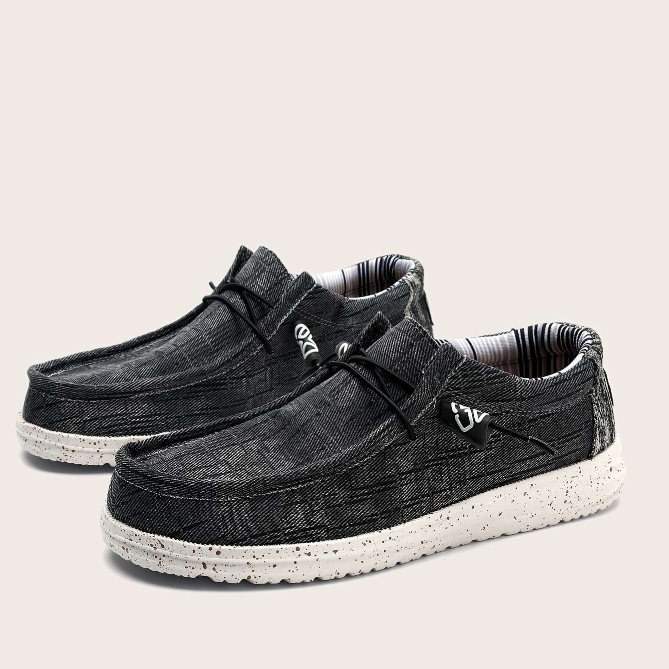 MEN'S COMFORTABLE SLIP-ON CANVAS LOAFERS THAT CONFORM TO THE FOOT