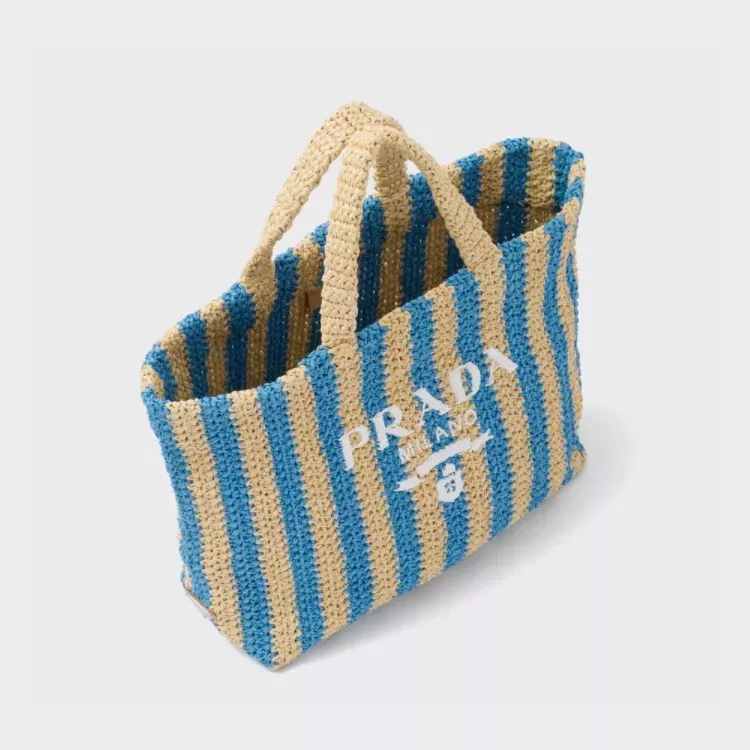 【PRADA】Paris Exclusive! Not in stock in Japan! A very popular raffia tote bag for a summery mood