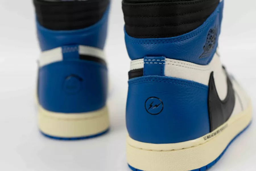 [Free shipping] [Cash on delivery] FRAGMENT X TRAVIS SCOTT X AIR JORDAN 1 "MILITARY BLUE" [Genuine]