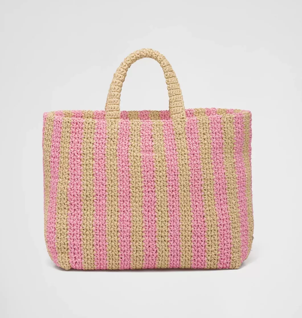 【PRADA】Paris Exclusive! Not in stock in Japan! A very popular raffia tote bag for a summery mood