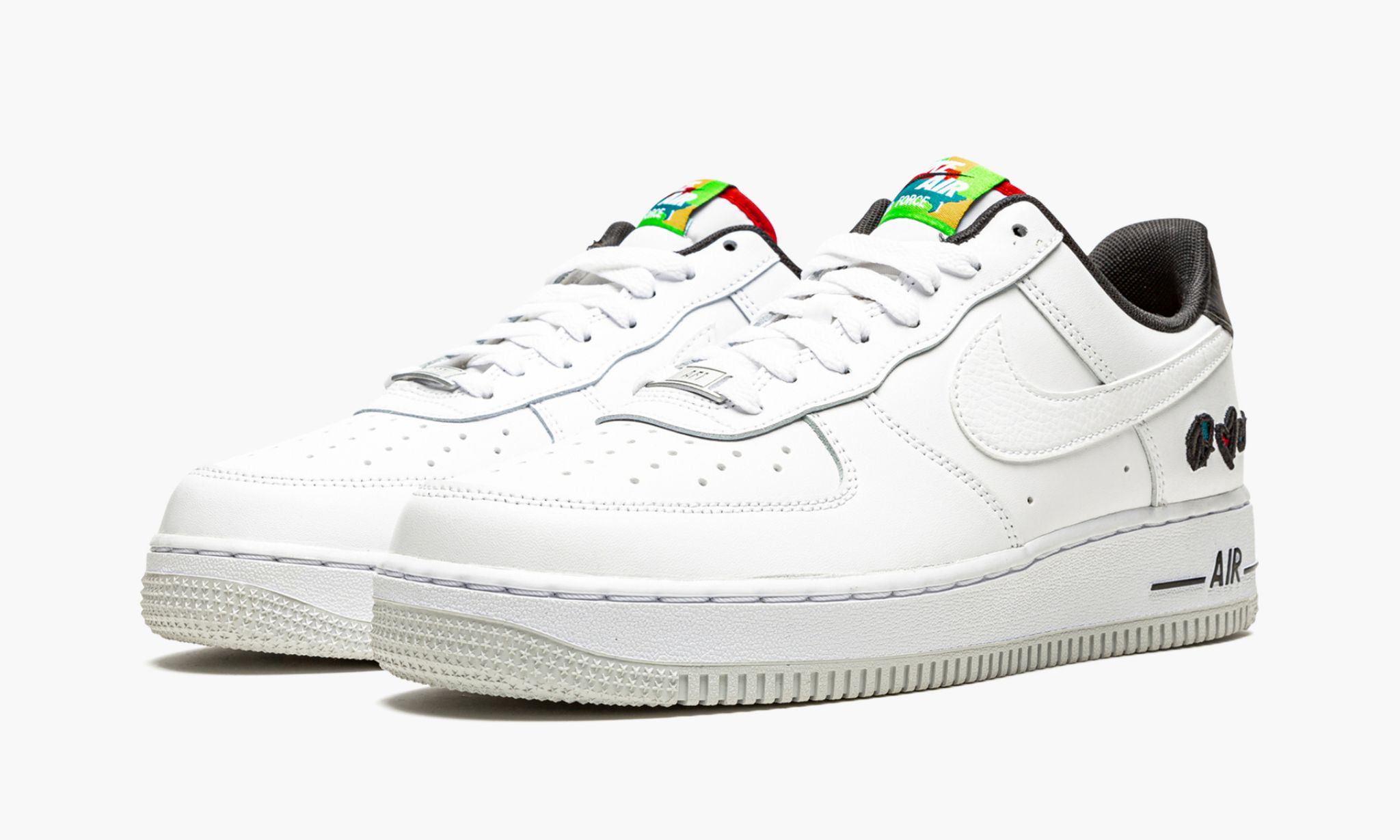 1 Low LV8 ��Peace, Love, Swoosh