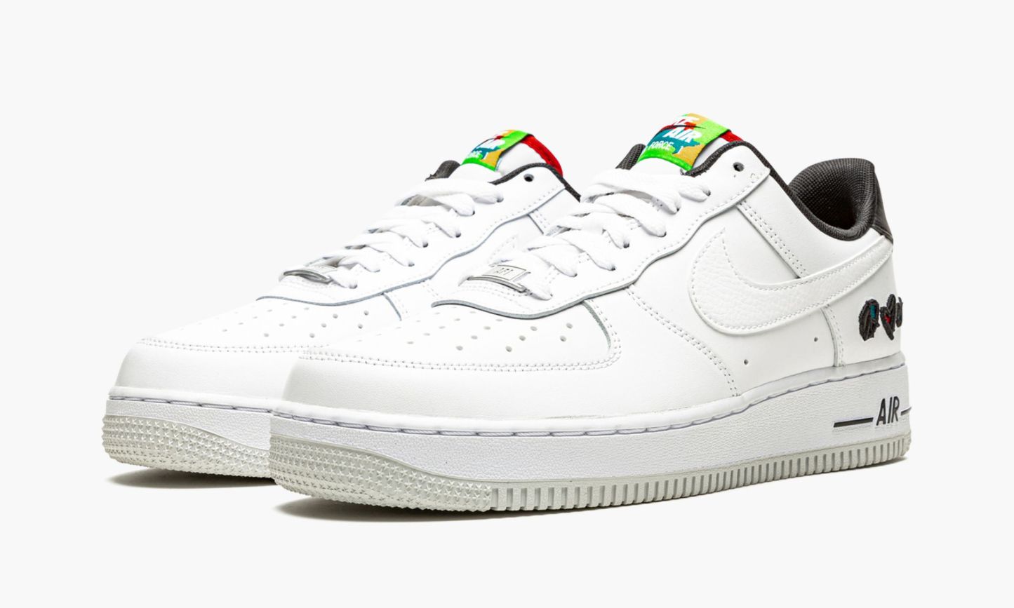 1 Low LV8 ��Peace, Love, Swoosh