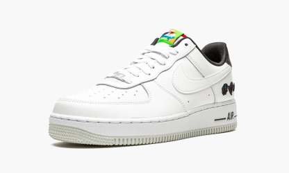 1 Low LV8 ��Peace, Love, Swoosh