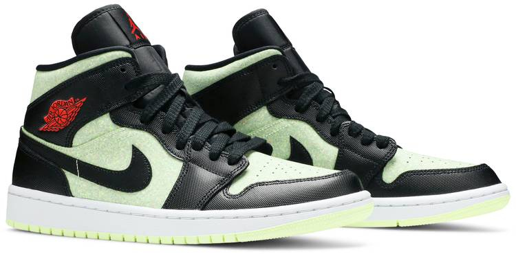 Wmns Mid SE 'Black Barely Volt' CV5276-003