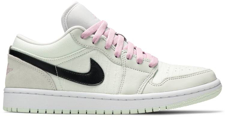 Wmns Low SE 'Barely Green' CZ0776-300