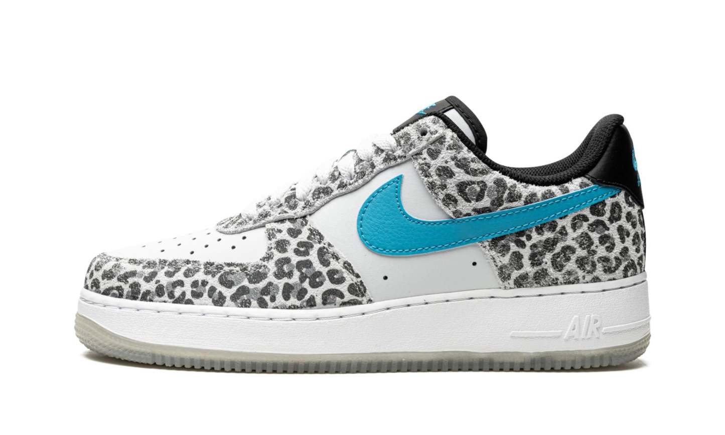 1 Low ��Snow Leopard
