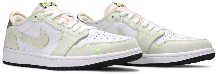Low OG 'Ghost Green' DM7837-103