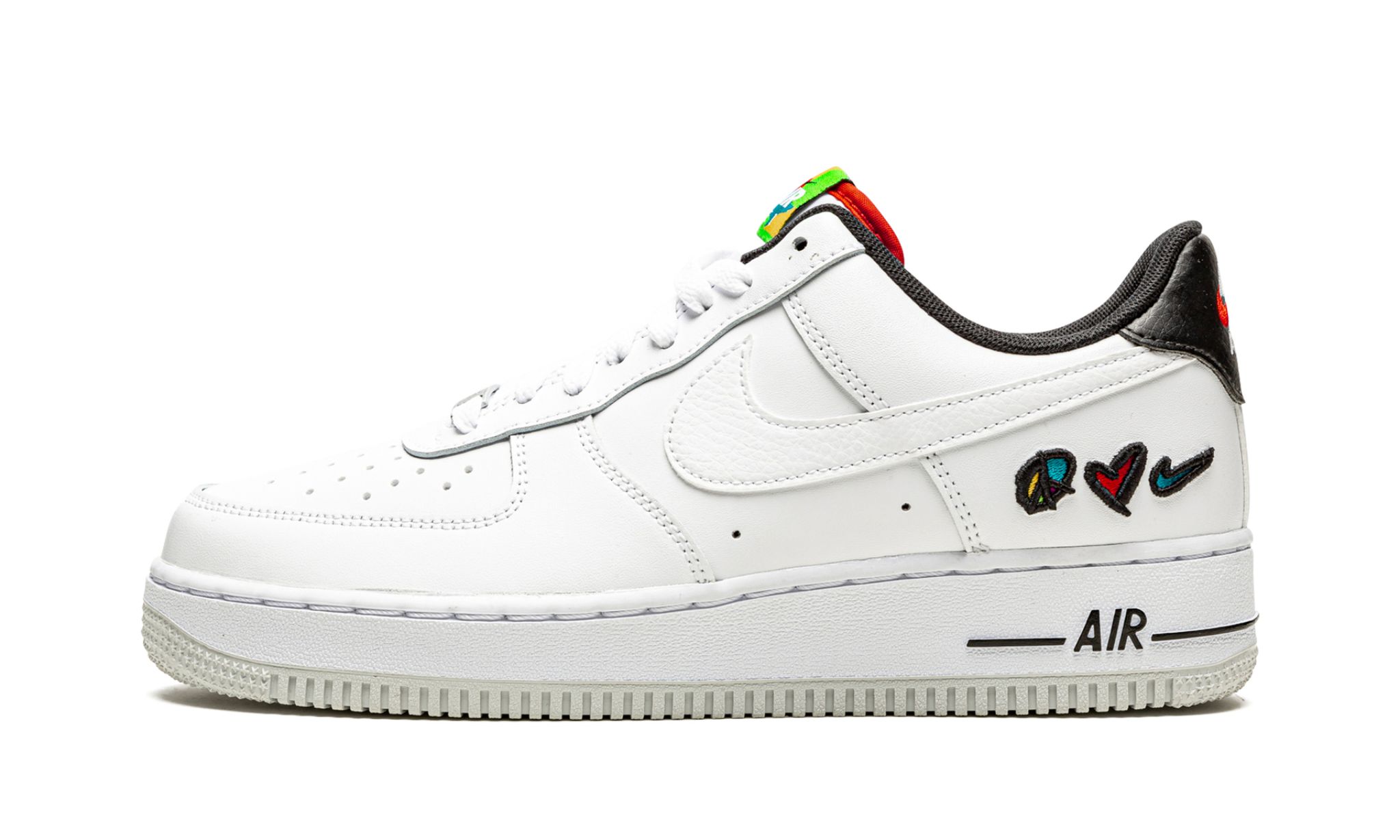 1 Low LV8 ��Peace, Love, Swoosh