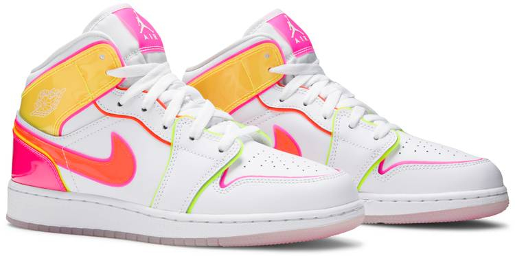 Wmns 1 Mid SE 'Edge Glow' CV4611-100