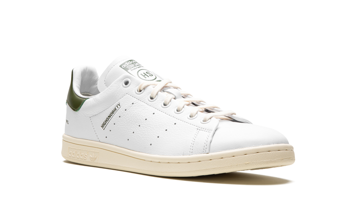 Adithtdas Stathtn Smthtith "Highsnobiety - Not In Paris" IE2530