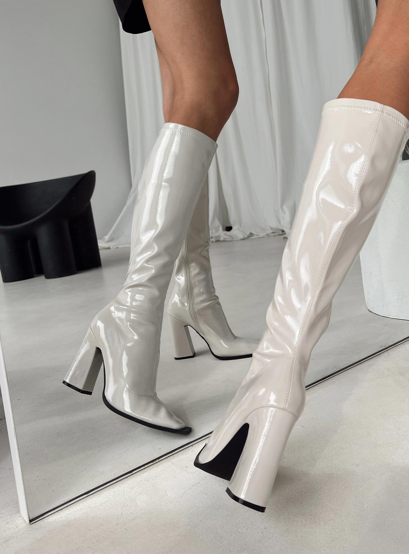 Ivanna Boots Off White-Heyiad