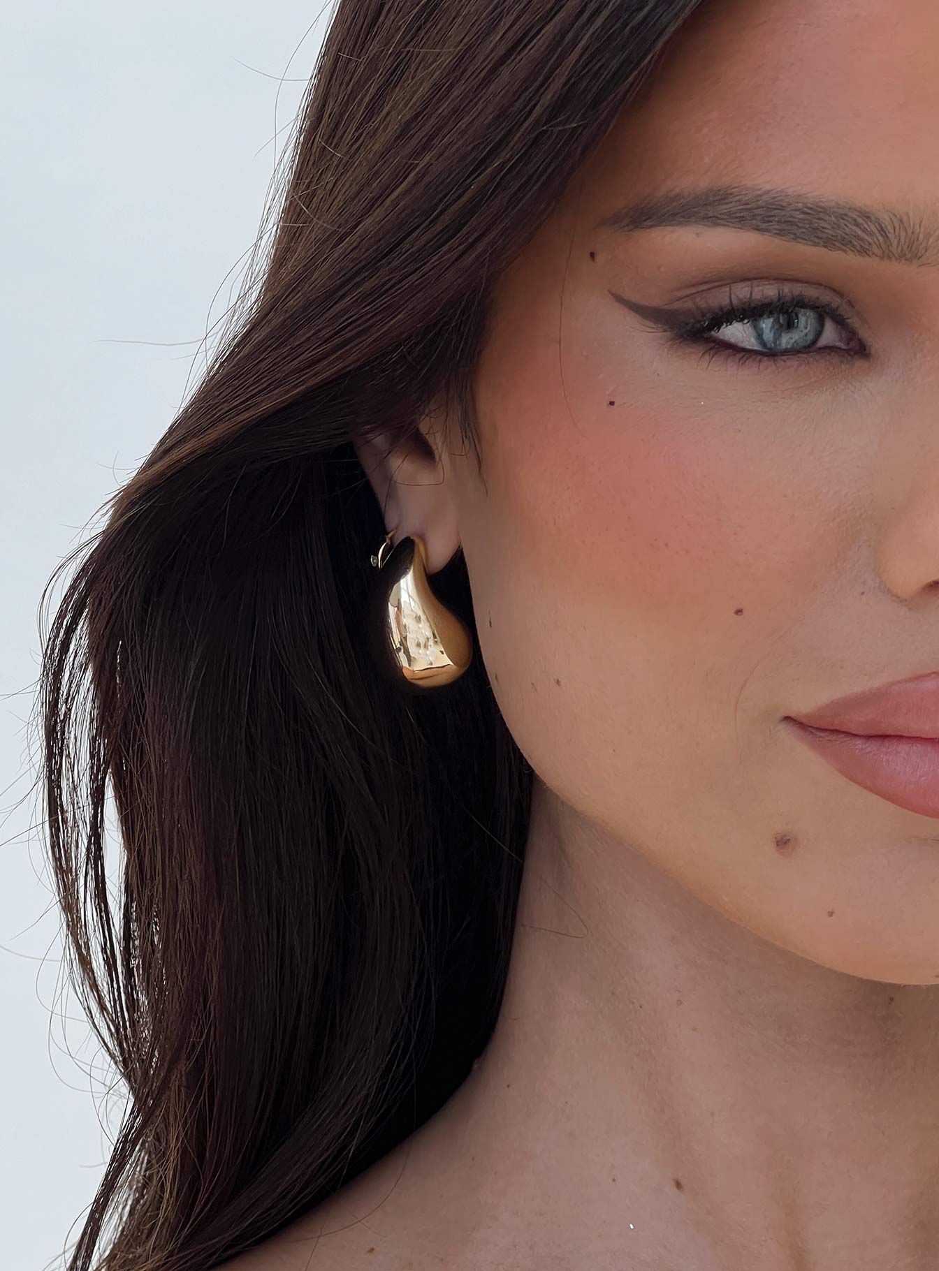 Dazzling Teardrop Earring Gold-Heyiad