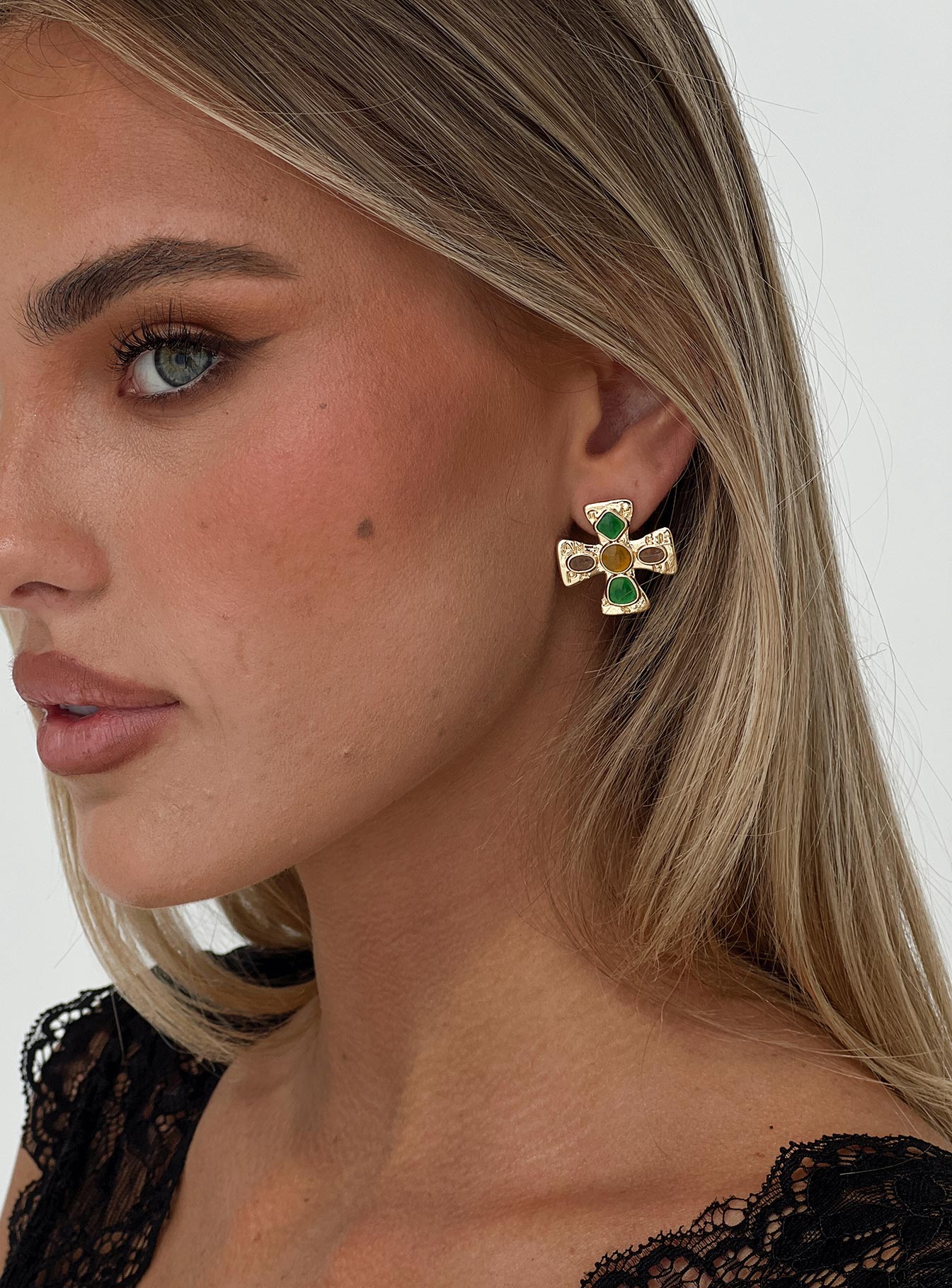 Covie Earrings Gold-Heyiad