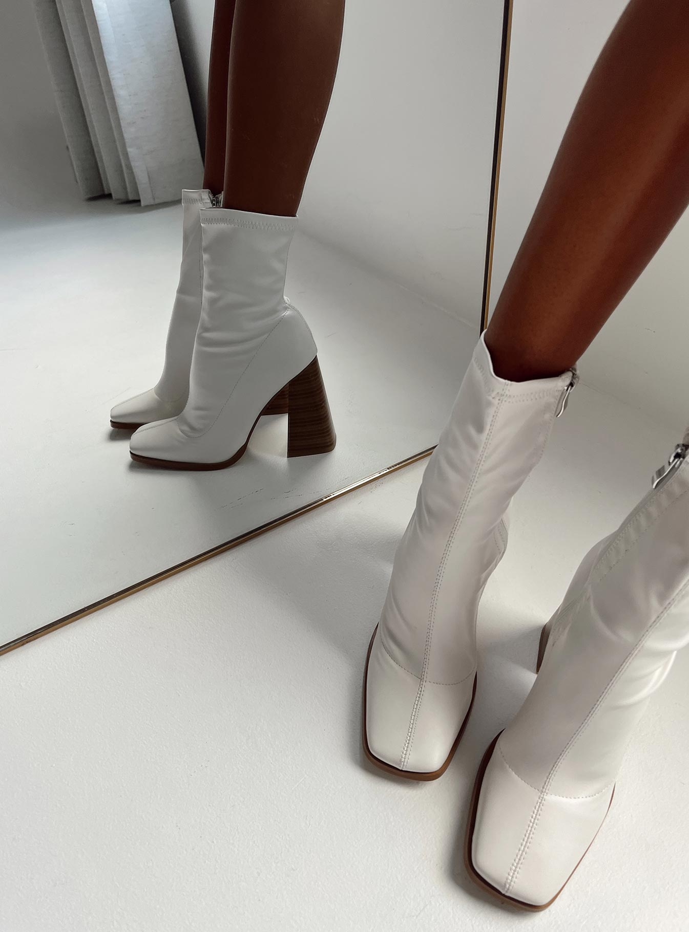 Izuka Ankle Boots White-Heyiad