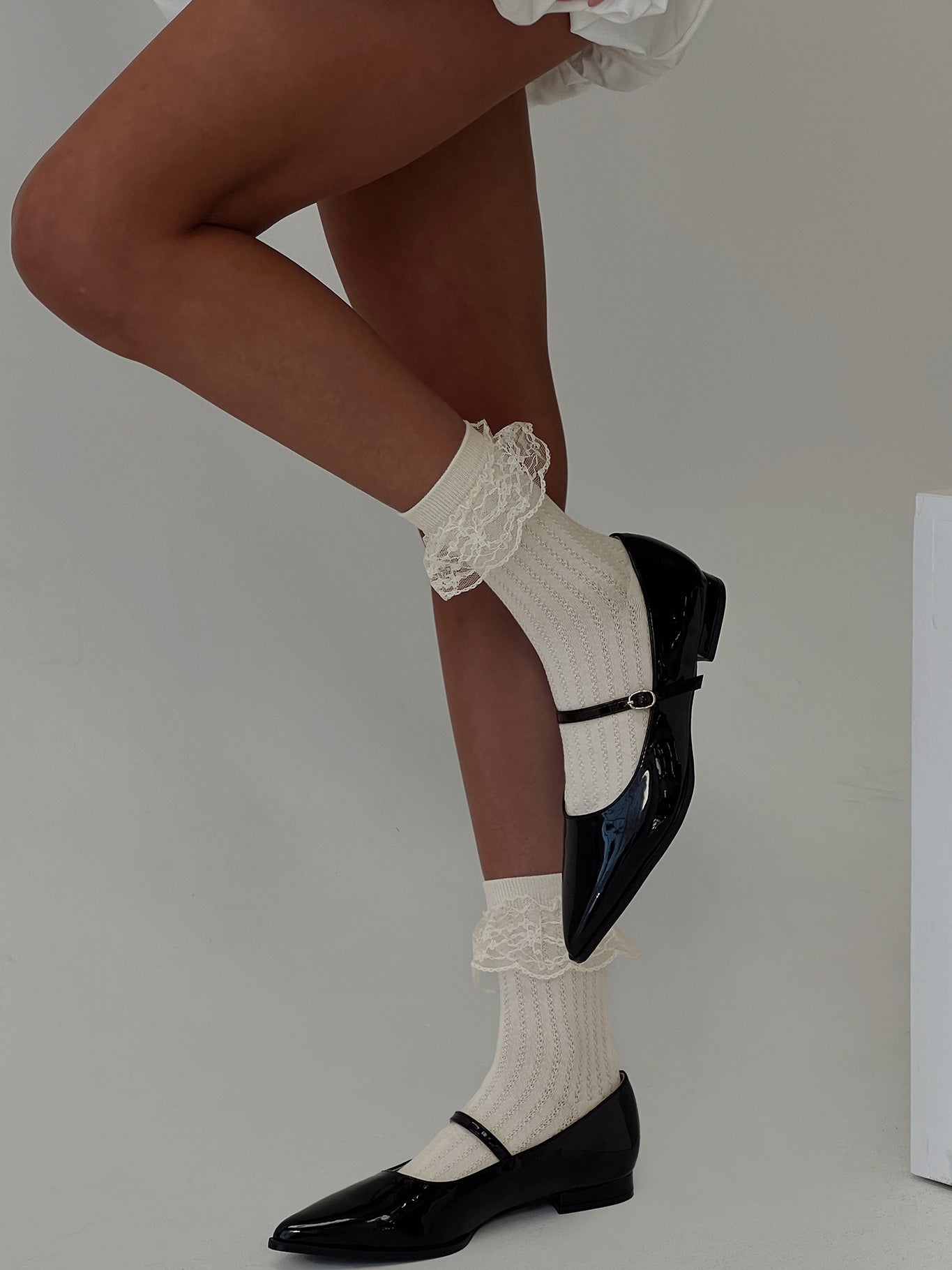 Josefina Frill Sock White-Heyiad