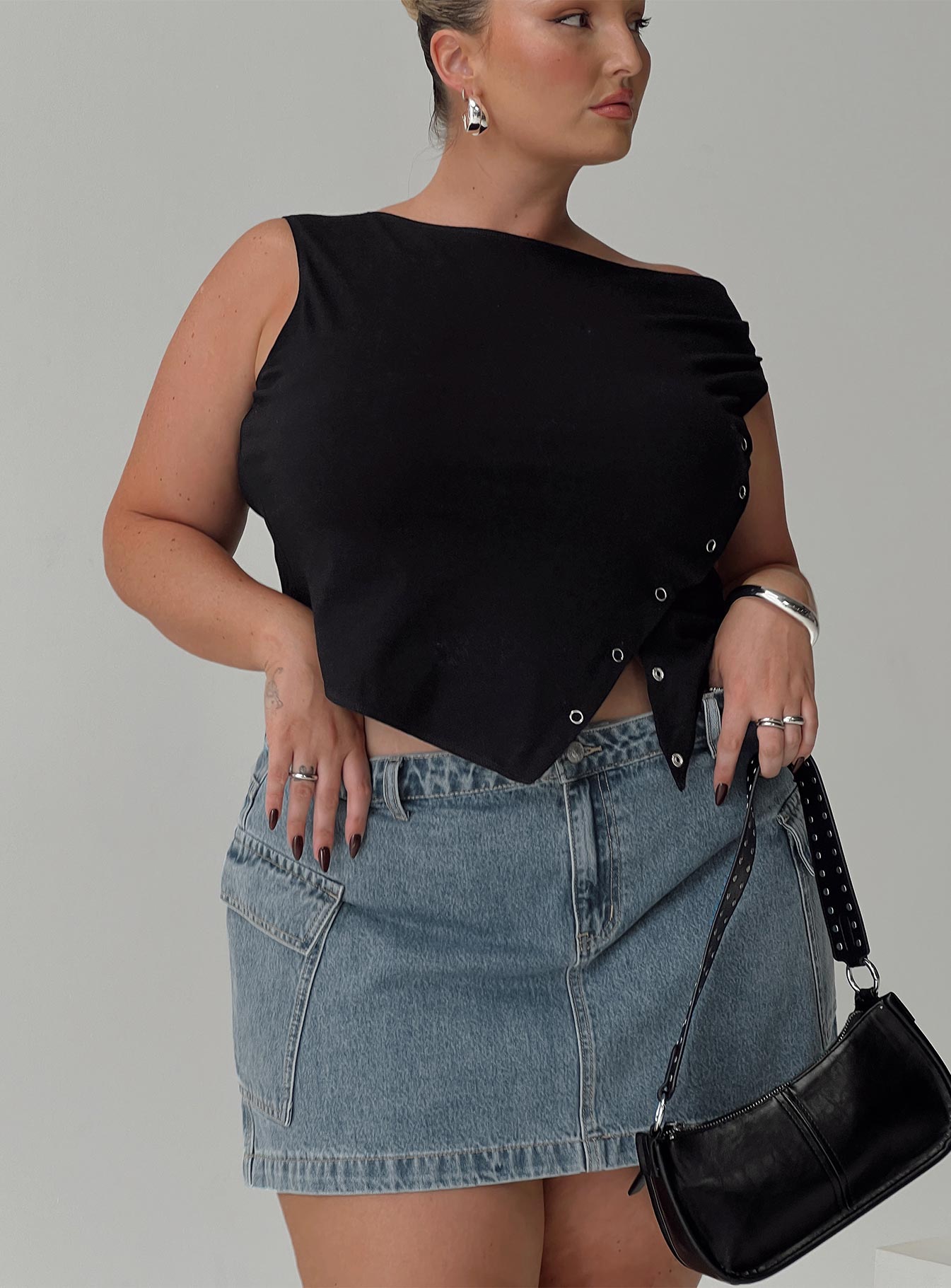 Karre Off The Shoulder Top Black Curve-Heyiad