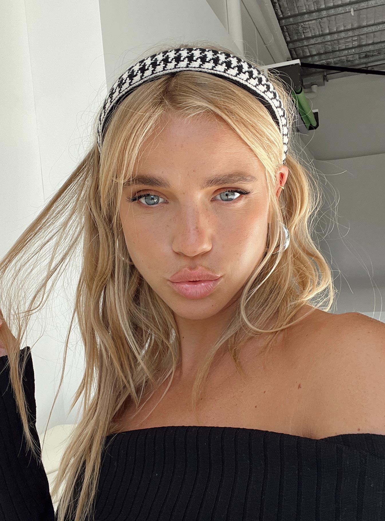 Daughtrey Headband Black-Heyiad