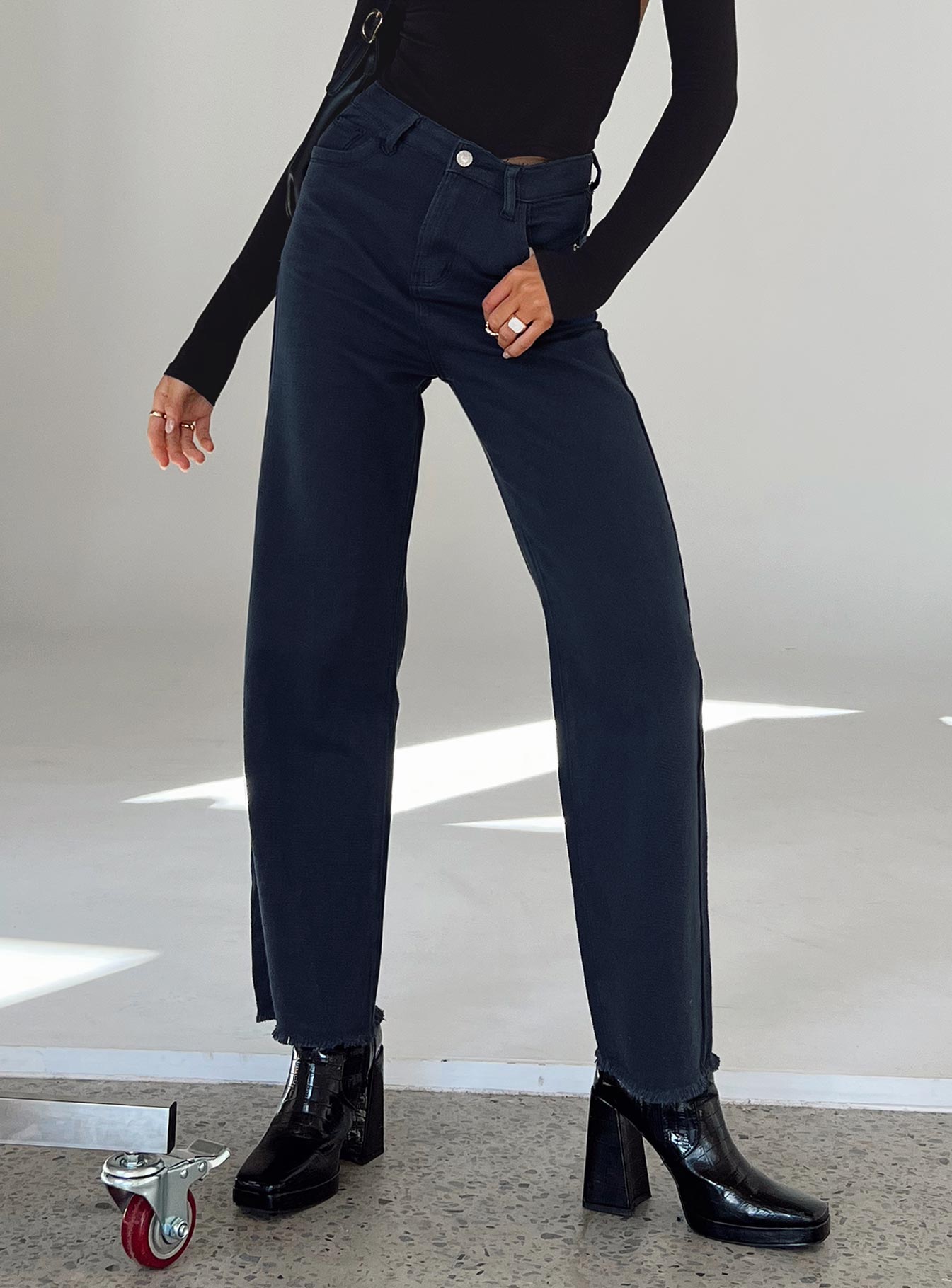 Kalinda Dark Blue Denim Jeans-Heyiad