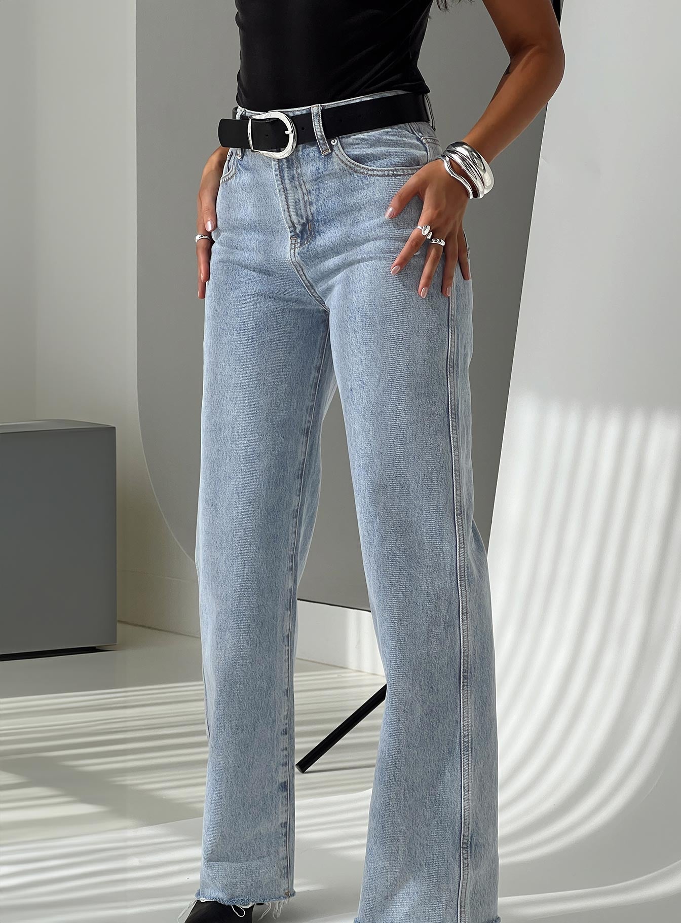 Karlina High Rise Straight Leg Jean Light Wash-Heyiad