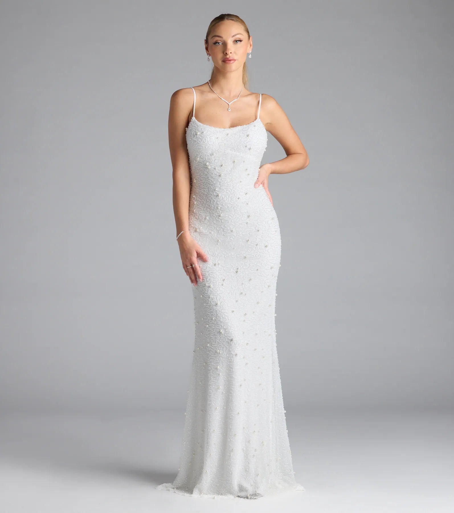 Step into milestone moments with the Amara Corset Mermaid Sequin Formal Dress, a standout in white dresses perfect for birdal showers, Easter celebrations, and 2025 grad looks.