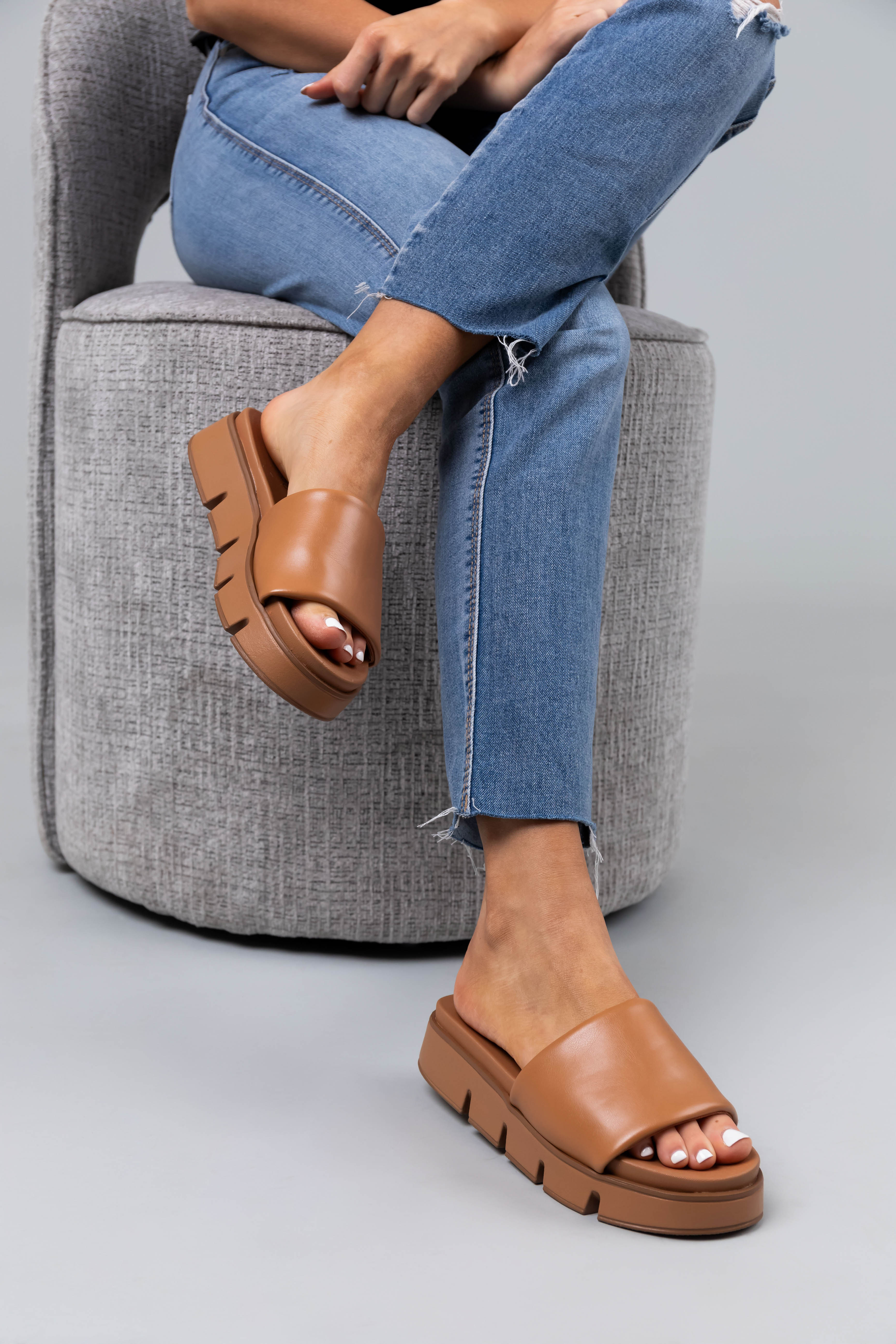 Cognac Treaded Platform Slide Sandals-Newayad