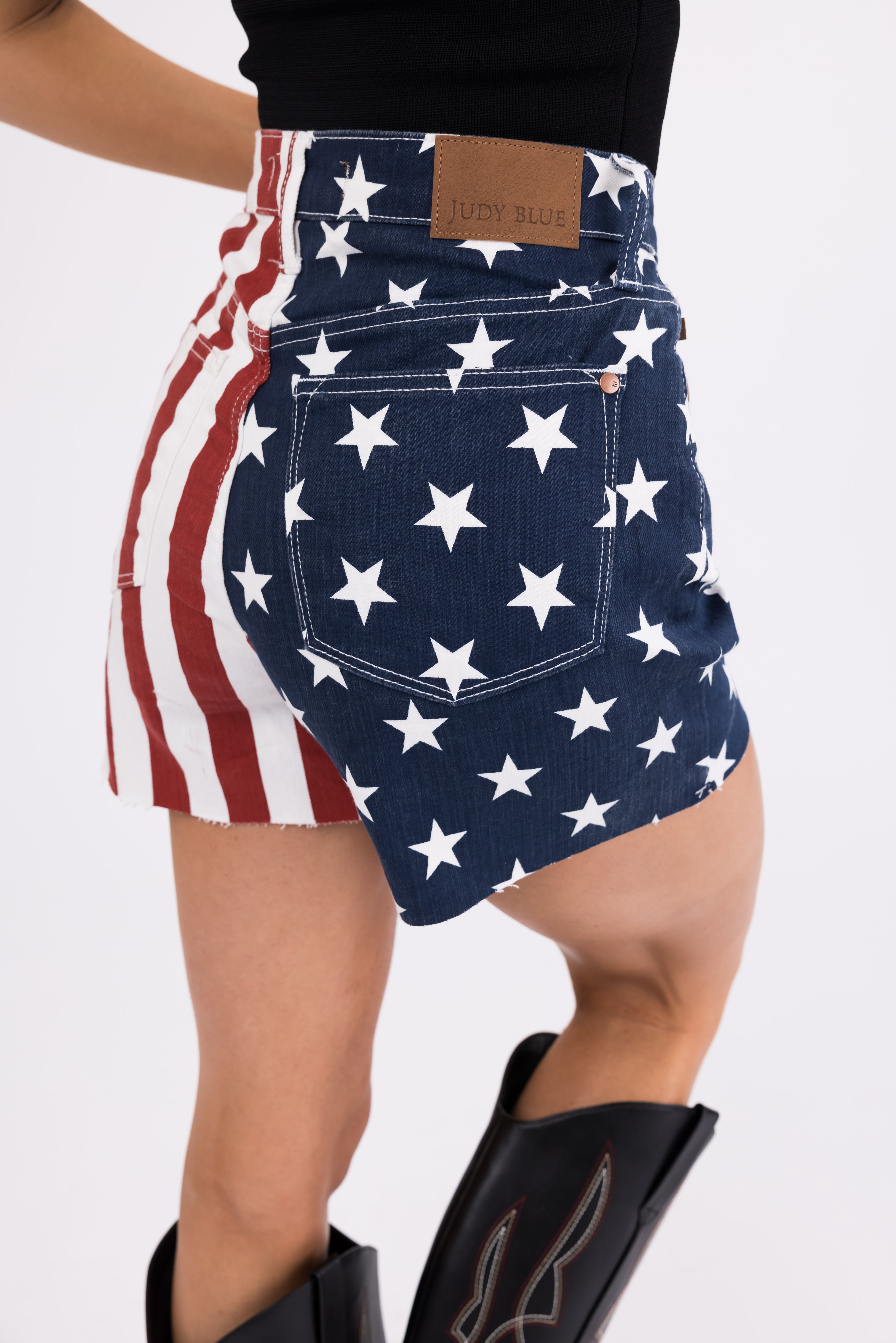Judy Blue Ivory Stars and Stripes Print Shorts-Newayad