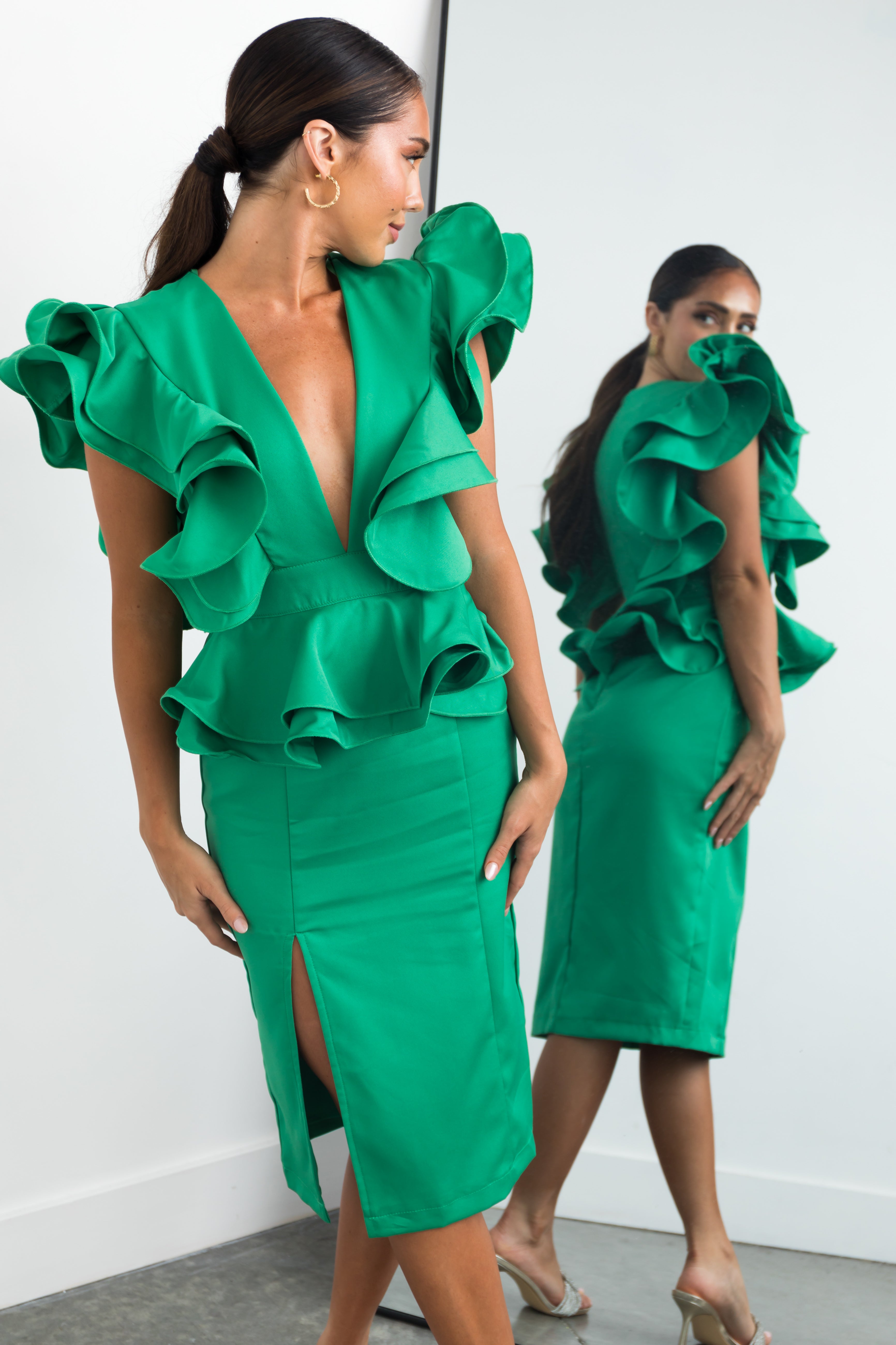 Kelly Green Deep V Neck Ruffle Midi Dress-Newayad