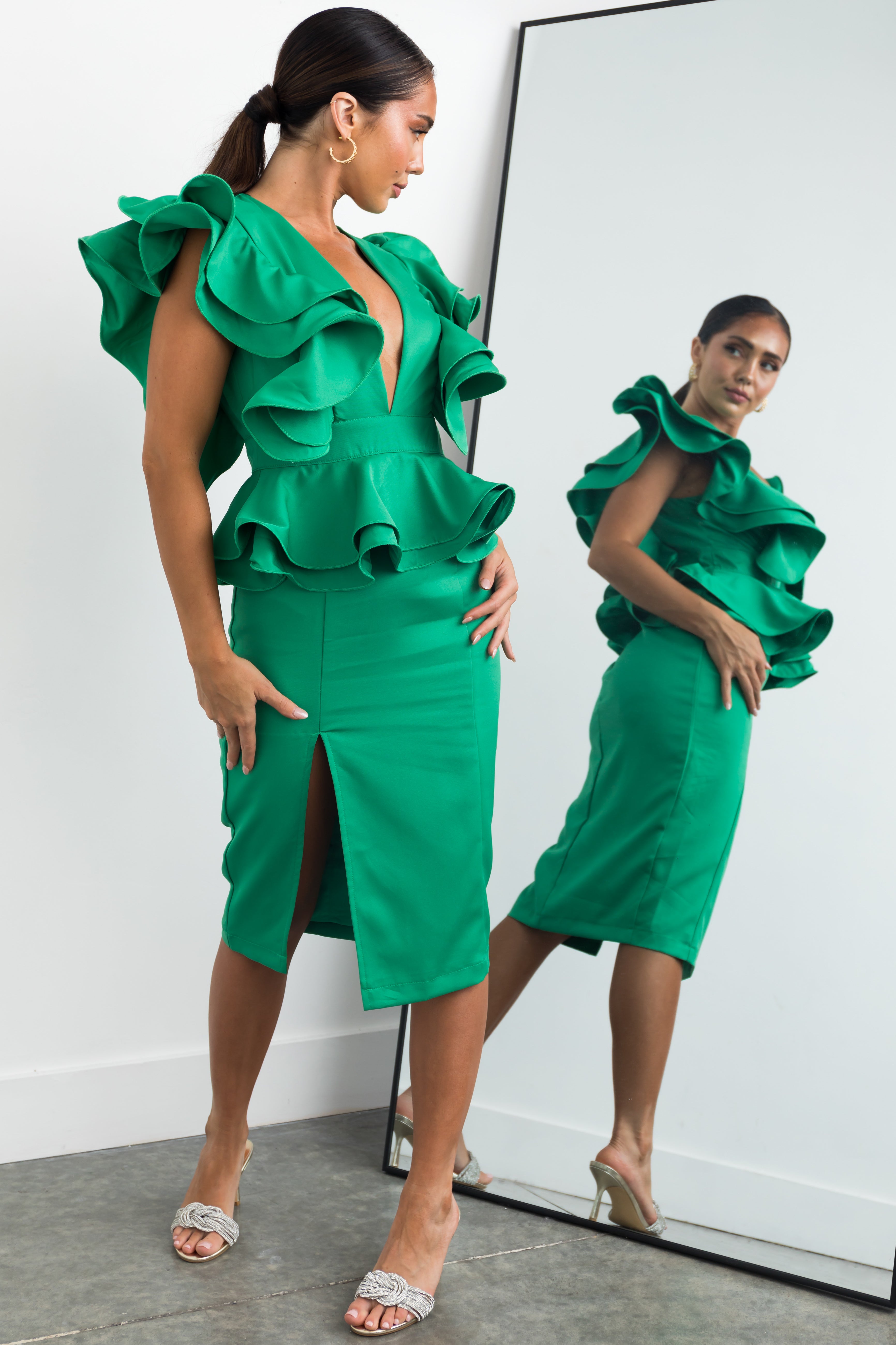 Kelly Green Deep V Neck Ruffle Midi Dress-Newayad
