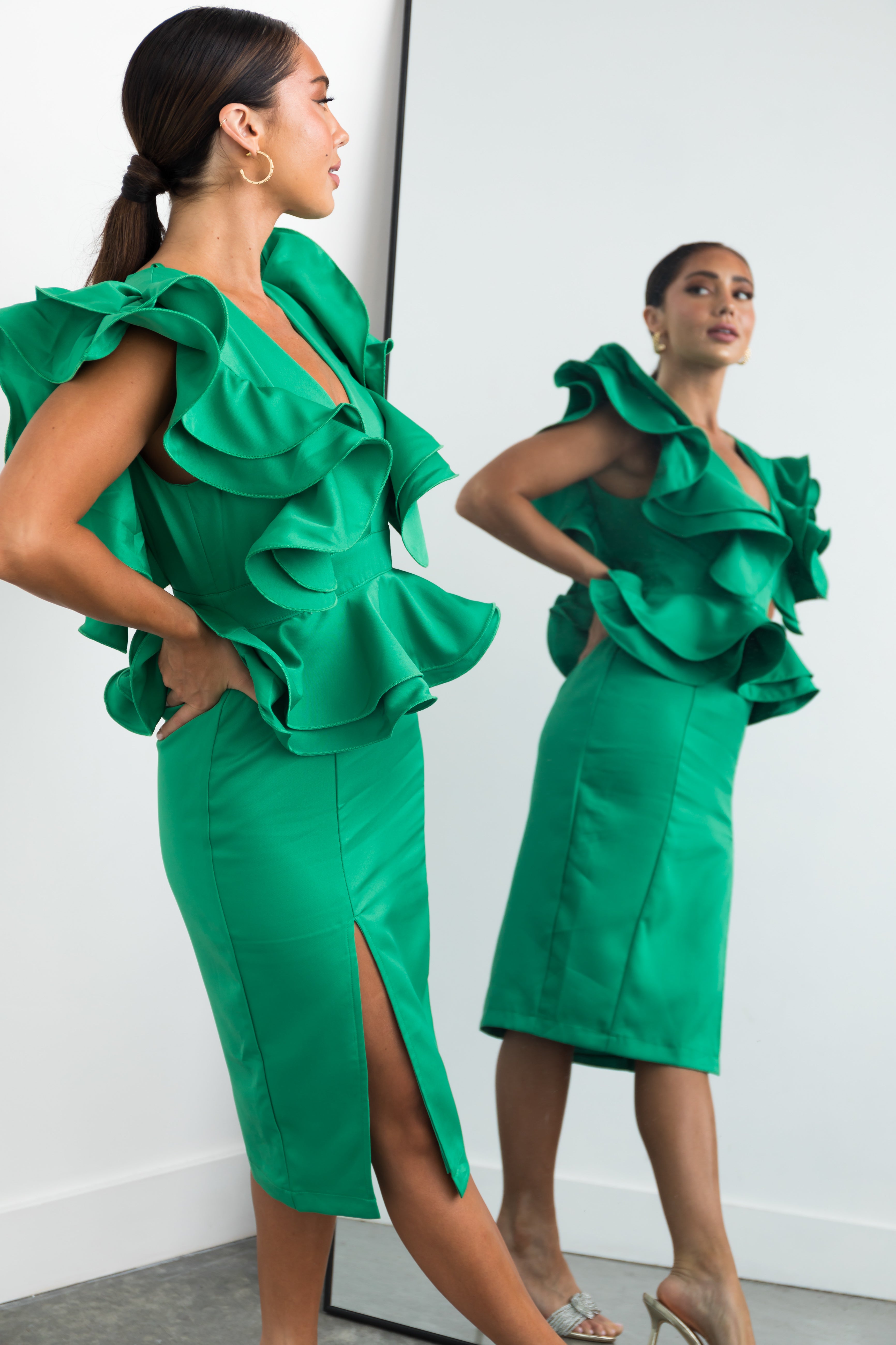Kelly Green Deep V Neck Ruffle Midi Dress-Newayad