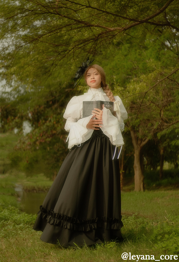 Vintage Victorian Style Blouse Skirt Set Medieval Gothic Halloween Costume with Tie