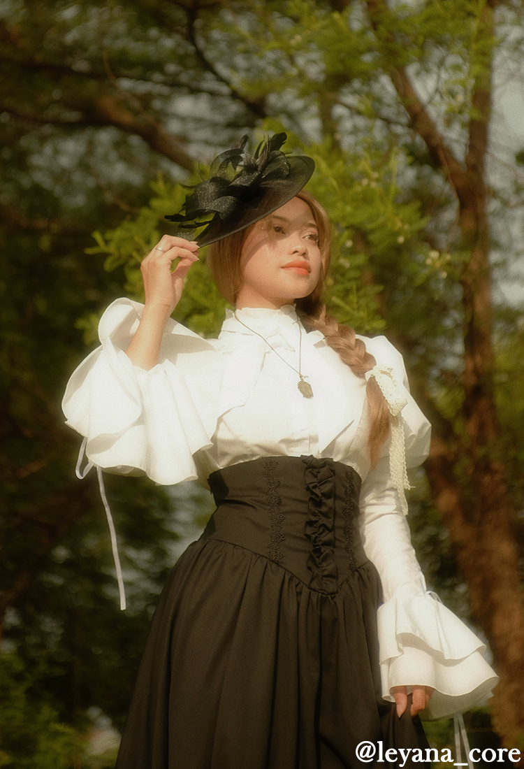 Vintage Victorian Style Blouse Skirt Set Medieval Gothic Halloween Costume with Tie