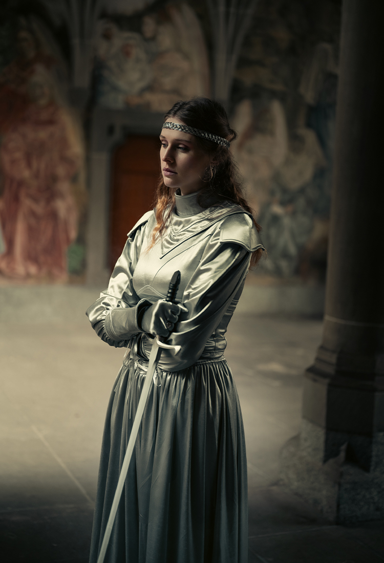 Medieval Elegant Female Warrior Dress Women Knight Maxi Dress with Gloves and Wrist Armor