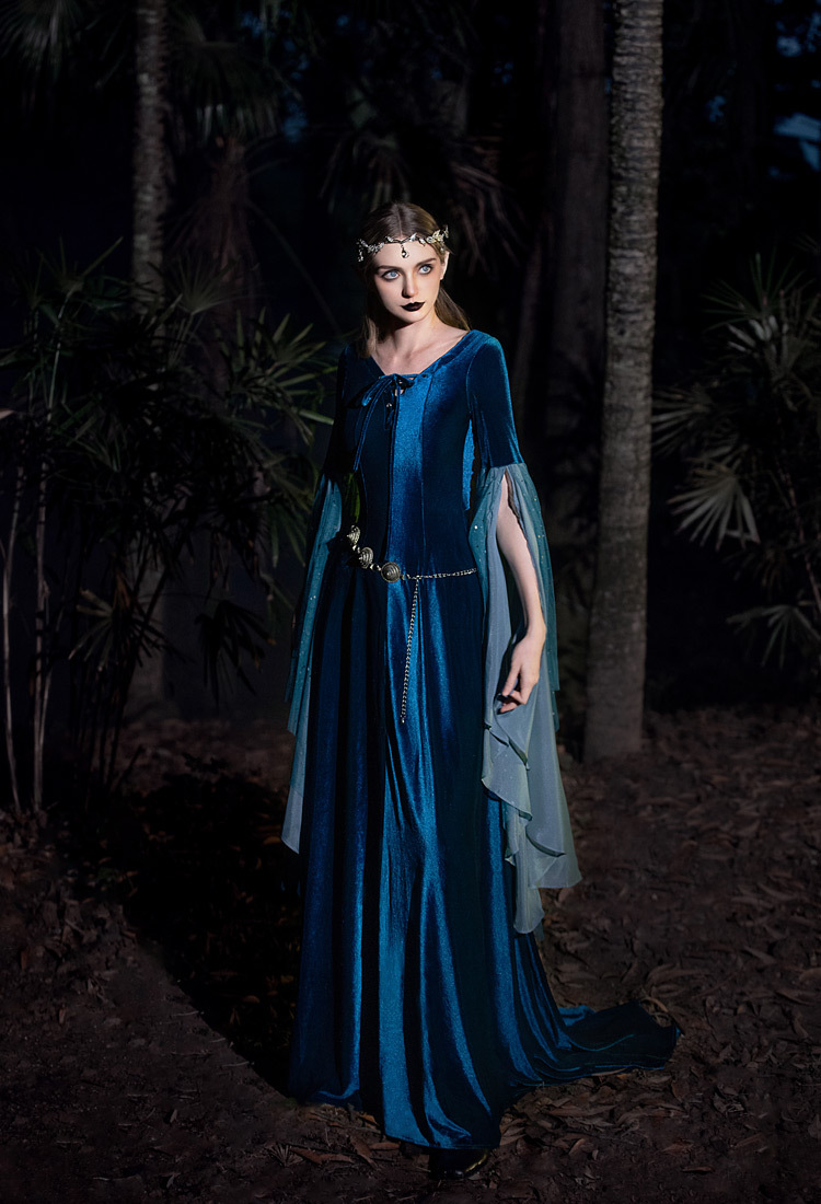Medieval Renaissance Costume Historical Retro Celtic Fairy Velvet Gown V-neck Lace-up Long Sleeves Dress
