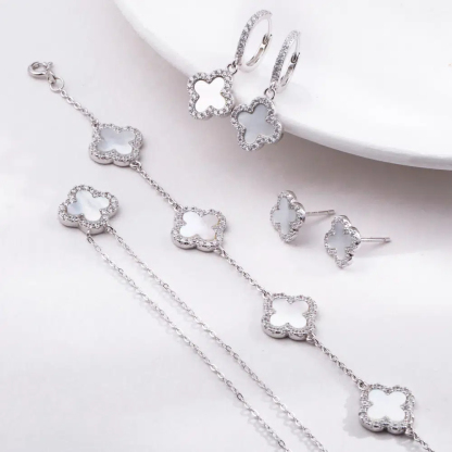 Klee 3-teiliges Set: Halskette, Armband und Creolen