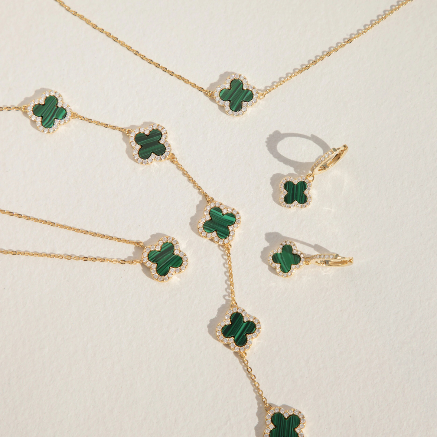 Klee 3-teiliges Set: Halskette, Armband und Creolen