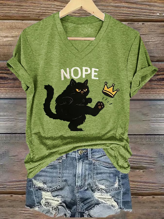 Women's V-Neck Retro No Kings In America Cat Crown Graphic Tee