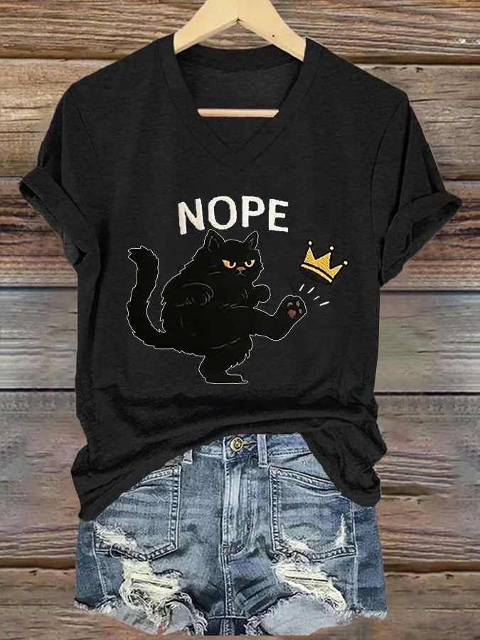Women's V-Neck Retro No Kings In America Cat Crown Graphic Tee
