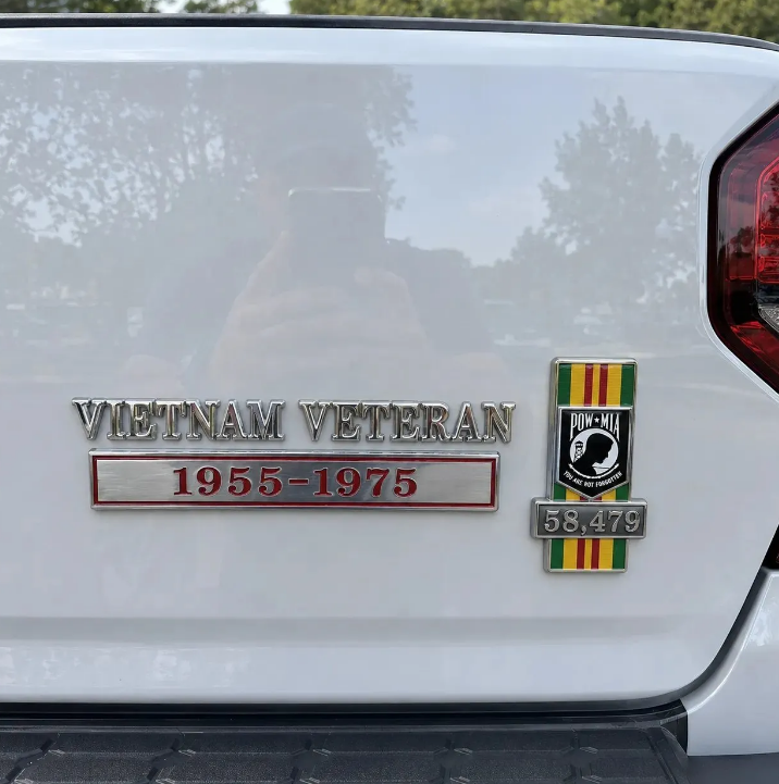 ⚡50K+ SOLD!🔥Vietnam Veteran 1955–1975 Memorial Car Emblem Metal Badge